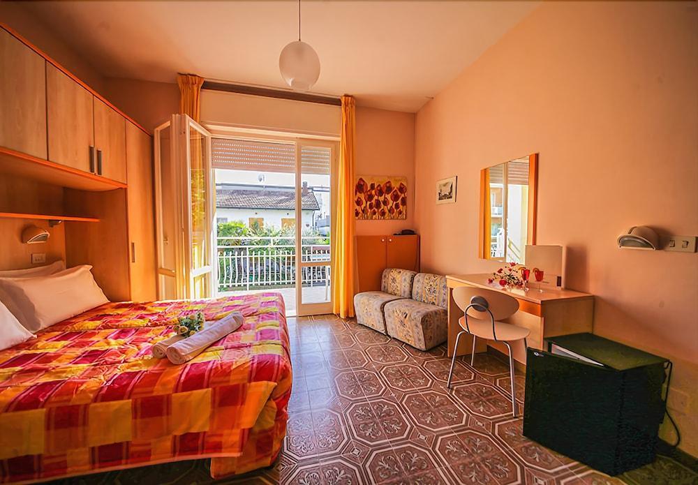 Hotel Santa Martina Villa Marina Kültér fotó