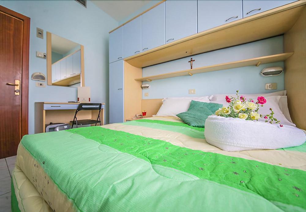 Hotel Santa Martina Villa Marina Kültér fotó
