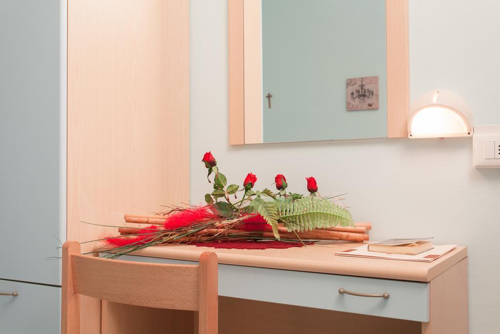 Hotel Santa Martina Villa Marina Szoba fotó