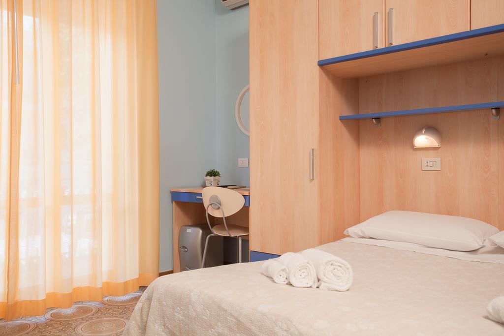 Hotel Santa Martina Villa Marina Szoba fotó