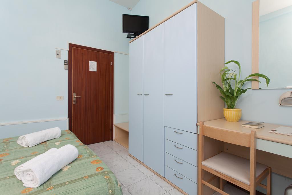 Hotel Santa Martina Villa Marina Szoba fotó