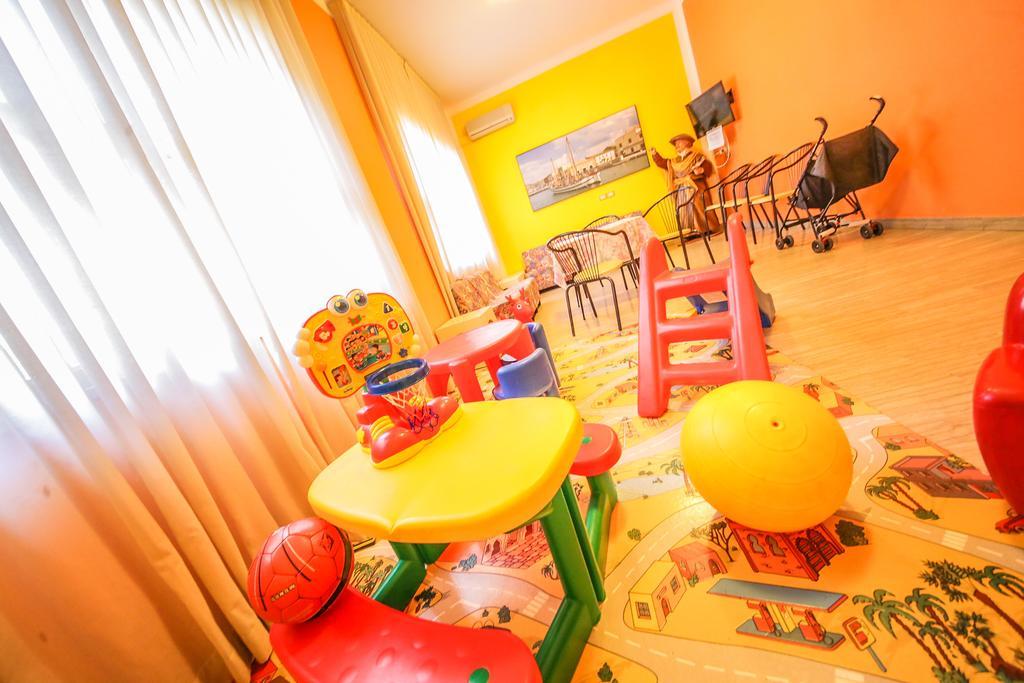 Hotel Santa Martina Villa Marina Kültér fotó
